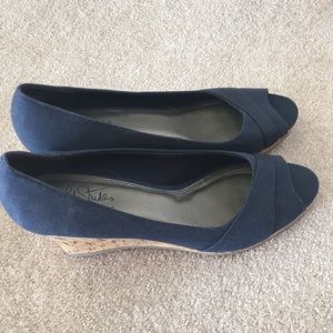 navy blue wedges